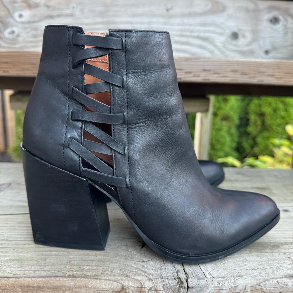 Aldo Alenama Black Leather Cut Out Black Heel Anke Boots Size 6.5